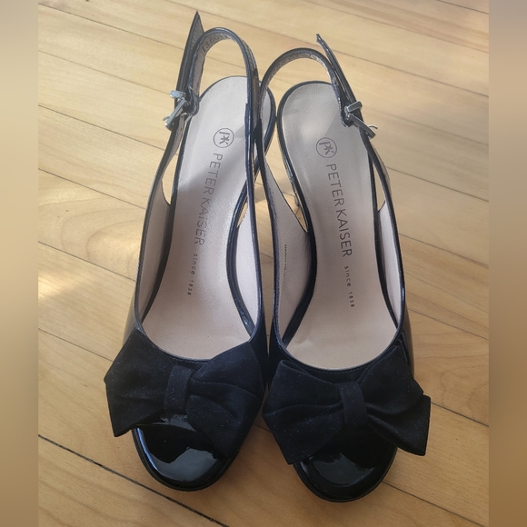 Black patent leather and suede sling peep toe mid heels with bow - Picture 2 of 6